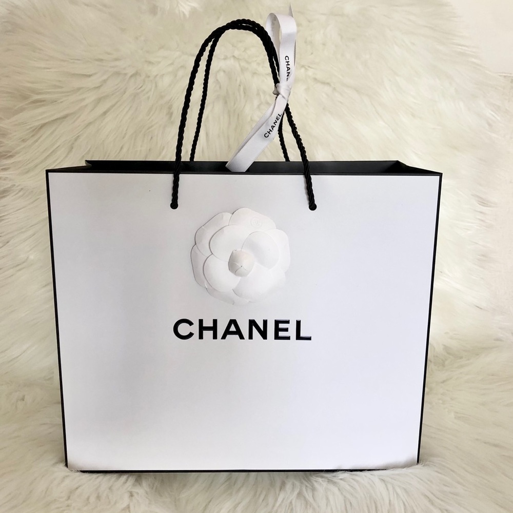 CHANEL Gift Bag